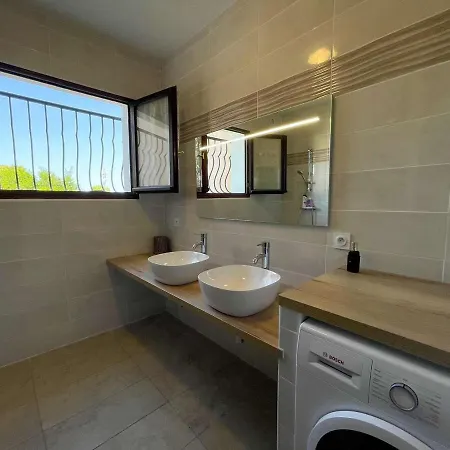 Casa vacanze Maison Porto-vecchio, 3 Pièces, 5 Personnes - Fr-1-62-166